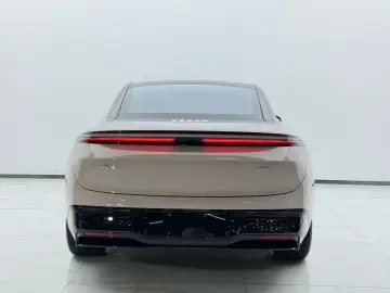 2026 Zeekr 007 с пробегом 2 000 км