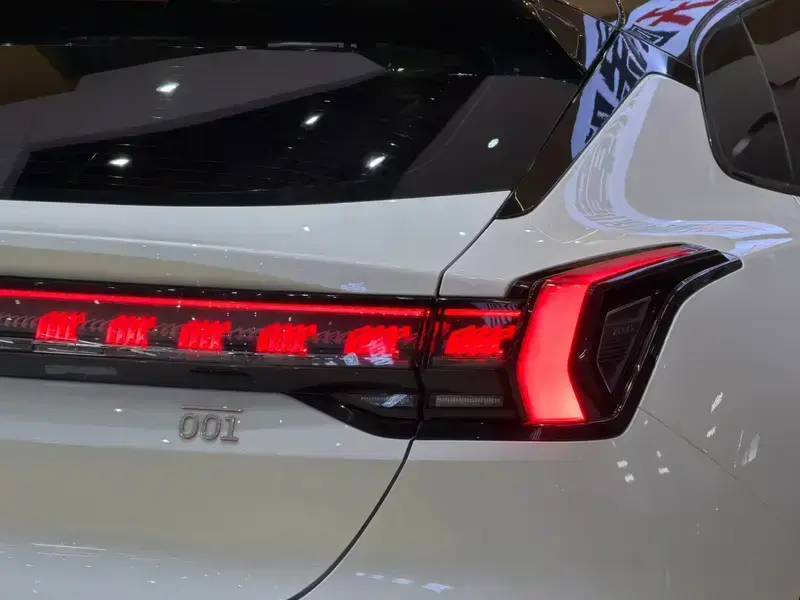 2023 Zeekr 001 с пробегом 80 000 км