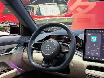 2023 Zeekr 001 с пробегом 80 000 км