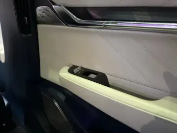 2023 Zeekr 001 с пробегом 80 000 км