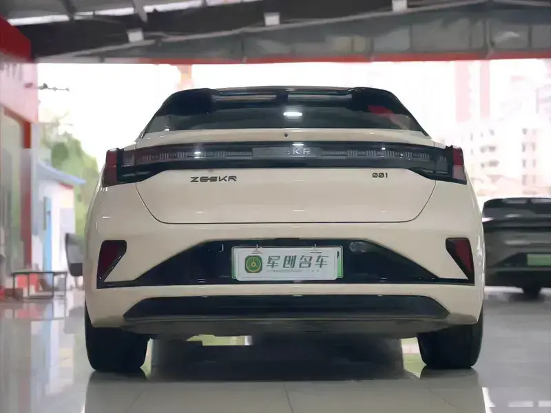 2024 Zeekr 001 с пробегом 34 000 км