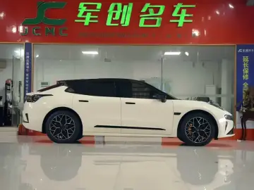 2024 Zeekr 001 с пробегом 34 000 км