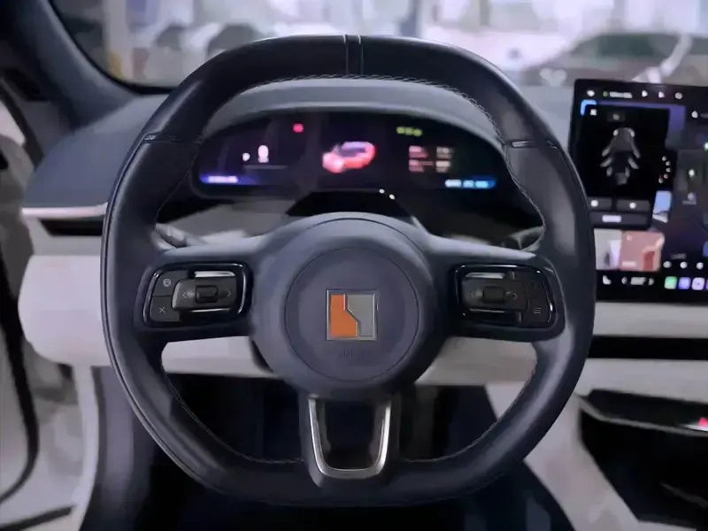 2024 Zeekr 001 с пробегом 34 000 км