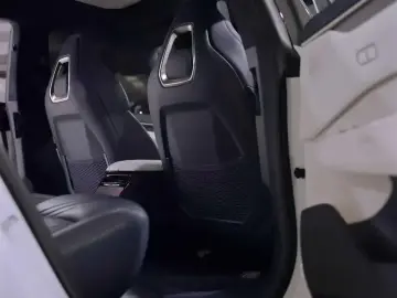 2024 Zeekr 001 с пробегом 34 000 км