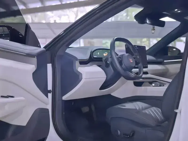 2024 Zeekr 001 с пробегом 34 000 км