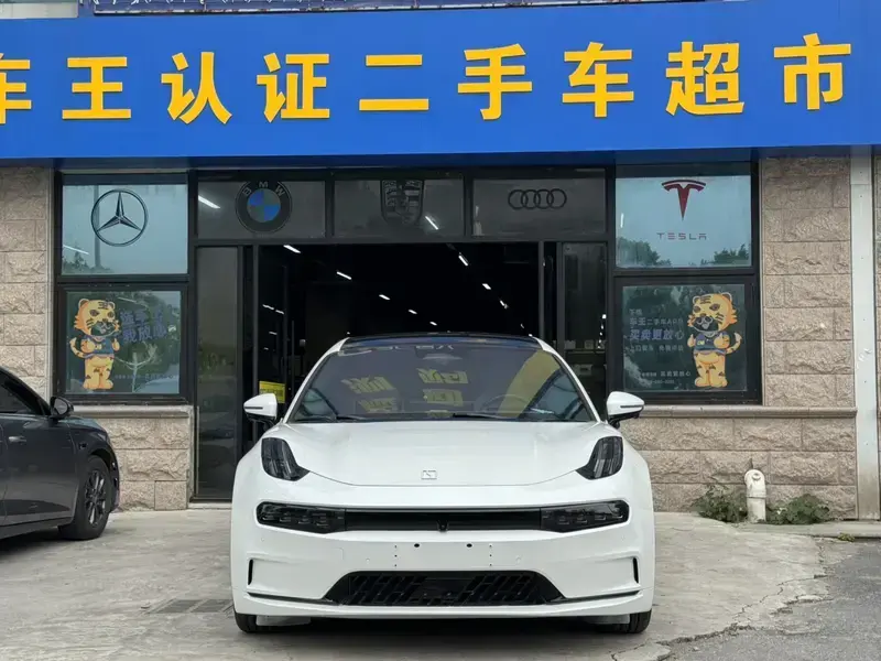 2023 Zeekr 001 с пробегом 29 500 км