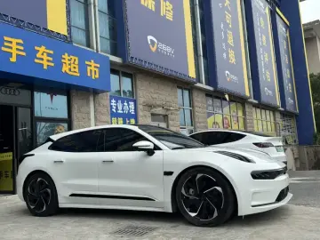 2023 Zeekr 001 с пробегом 29 500 км