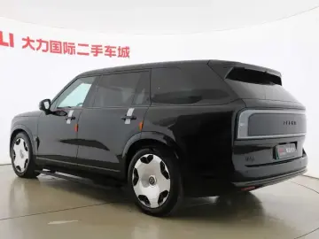 2025 Zeekr 9X с пробегом 19 000 км