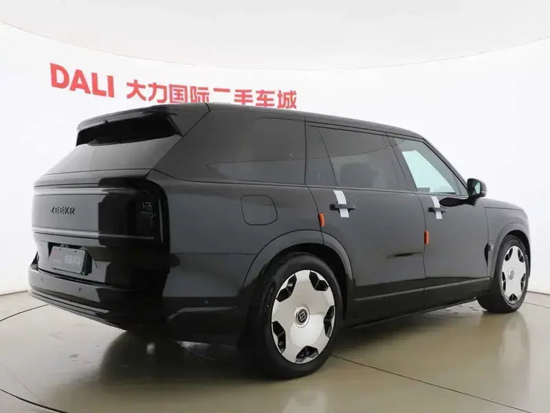 2025 Zeekr 9X с пробегом 19 000 км