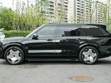 2025 Zeekr 9X с пробегом 13 000 км
