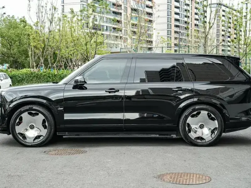 2025 Zeekr 9X с пробегом 13 000 км
