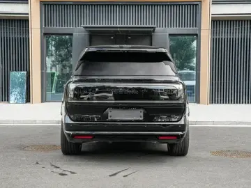 2025 Zeekr 9X с пробегом 13 000 км