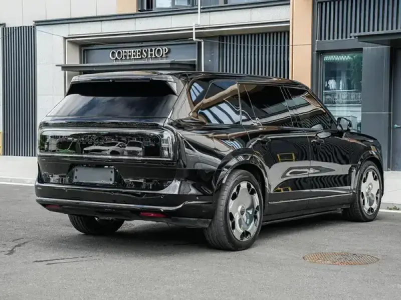 2025 Zeekr 9X с пробегом 13 000 км