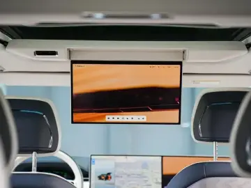 2025 Zeekr 9X с пробегом 13 000 км