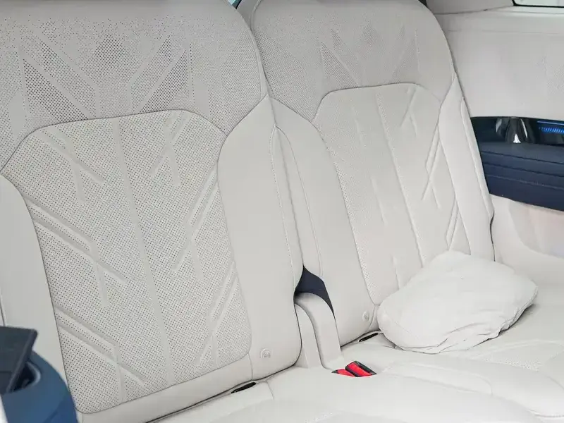 2025 Zeekr 9X с пробегом 13 000 км