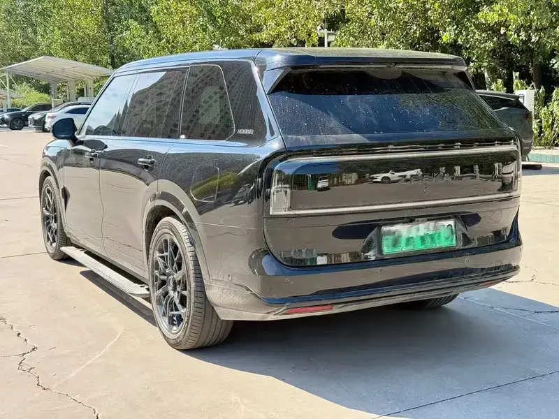 2025 Zeekr 9X с пробегом 21 000 км