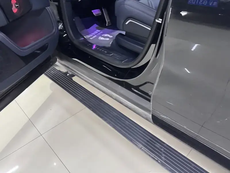 2025 Zeekr 9X с пробегом 21 000 км