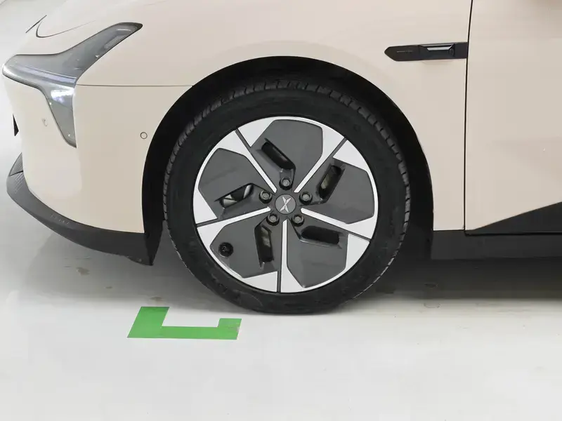 2024 Xpeng Mona M03 с пробегом 33 500 км