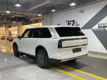 2025 Zeekr 9X с пробегом 100 км