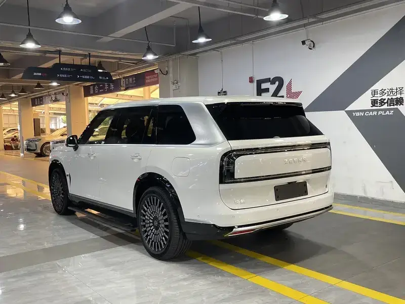2025 Zeekr 9X с пробегом 100 км