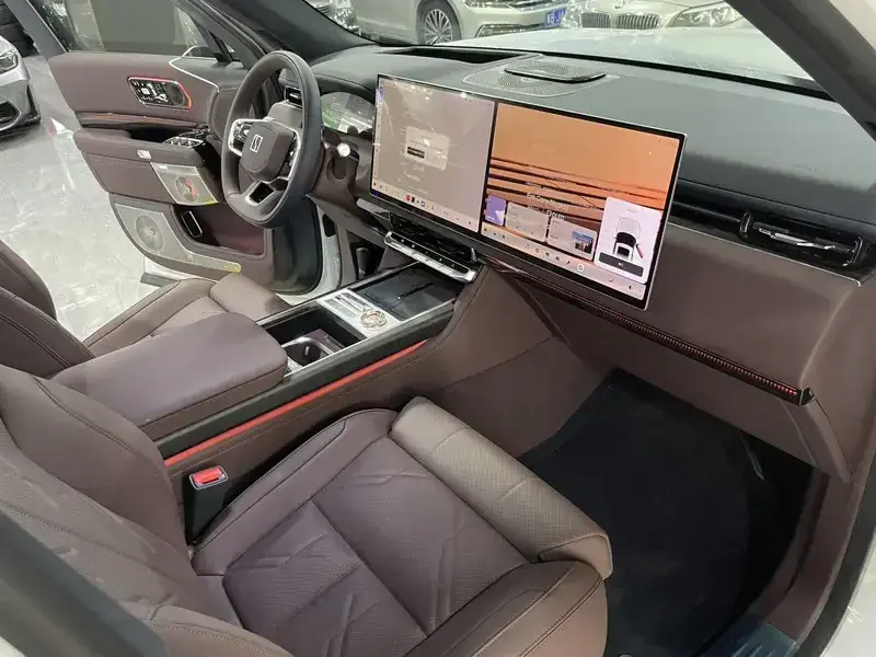 2025 Zeekr 9X с пробегом 100 км