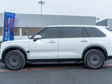 2025 Zeekr 9X с пробегом 19 000 км