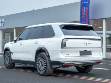 2025 Zeekr 9X с пробегом 19 000 км