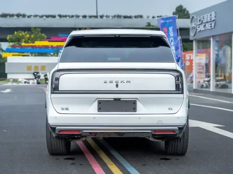 2025 Zeekr 9X с пробегом 19 000 км