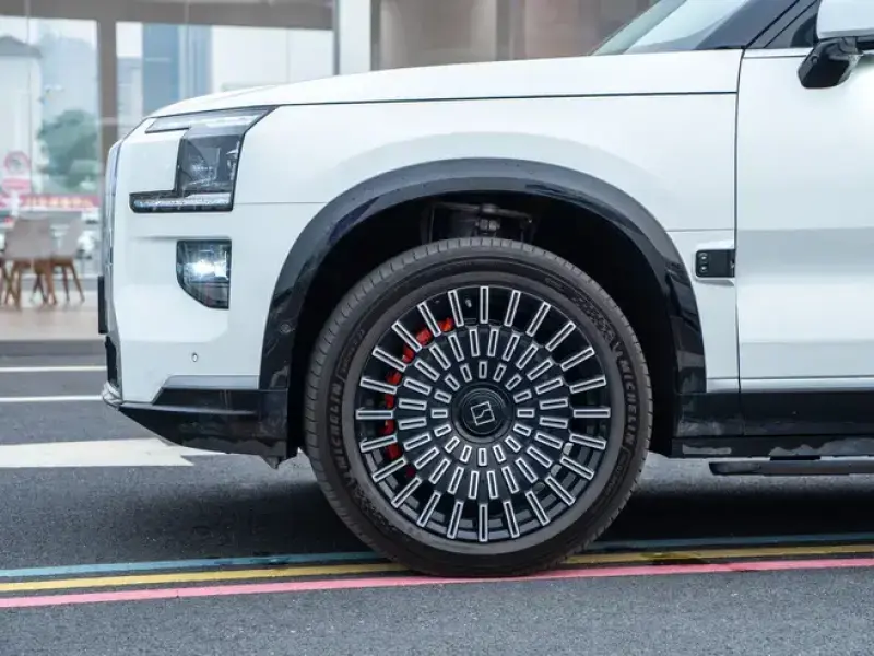 2025 Zeekr 9X с пробегом 19 000 км