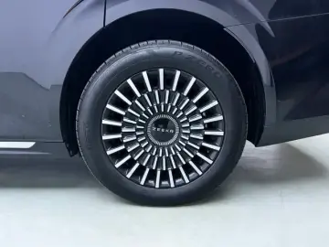 2024 Zeekr 009 с пробегом 45 700 км