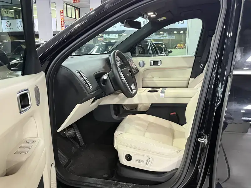 2024 Li Auto (Lixiang) L6 с пробегом 29 000 км