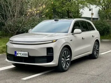 2025 Li Auto (Lixiang) L6 с пробегом 14 000 км