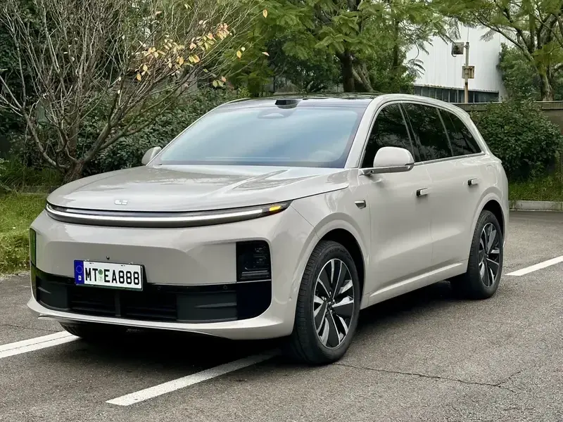 2025 Li Auto (Lixiang) L6 с пробегом 14 000 км