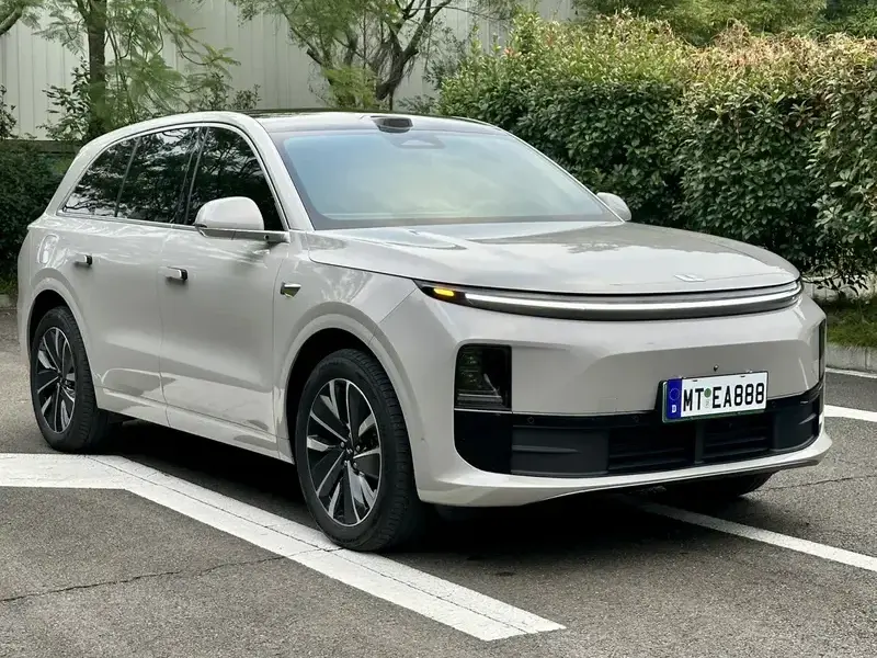2025 Li Auto (Lixiang) L6 с пробегом 14 000 км