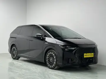 2026 Xpeng X9 с пробегом 34 900 км