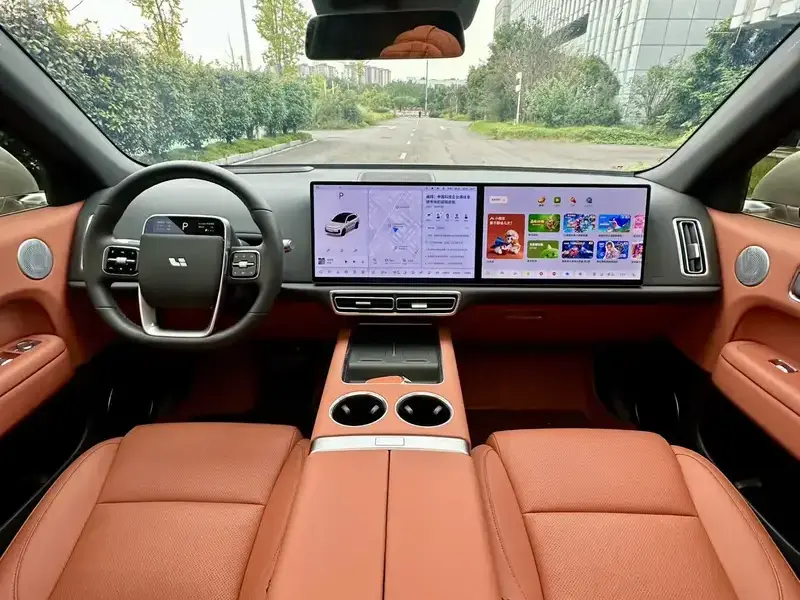 2025 Li Auto (Lixiang) L6 с пробегом 14 000 км
