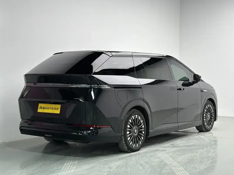 2026 Xpeng X9 с пробегом 34 900 км