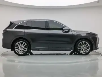 2024 Li Auto (Lixiang) L6 с пробегом 45 600 км