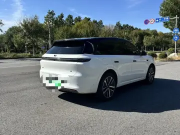 2024 Li Auto (Lixiang) L6 с пробегом 70 000 км