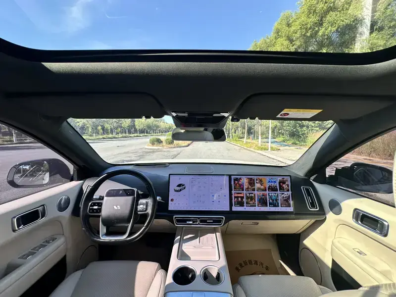 2024 Li Auto (Lixiang) L6 с пробегом 70 000 км