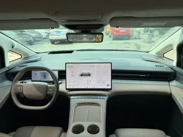 2026 Xpeng X9 с пробегом 15 000 км