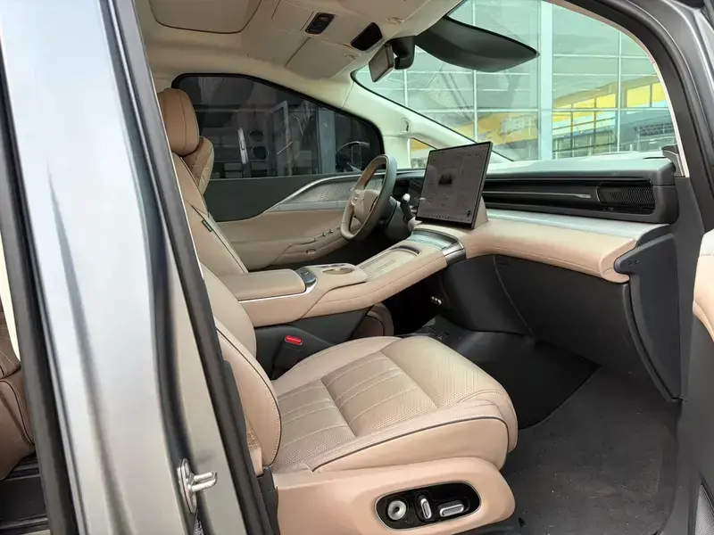 2026 Xpeng X9 с пробегом 15 000 км