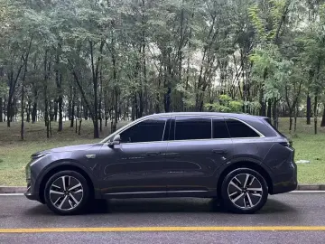 2024 Li Auto (Lixiang) L6 с пробегом 46 000 км