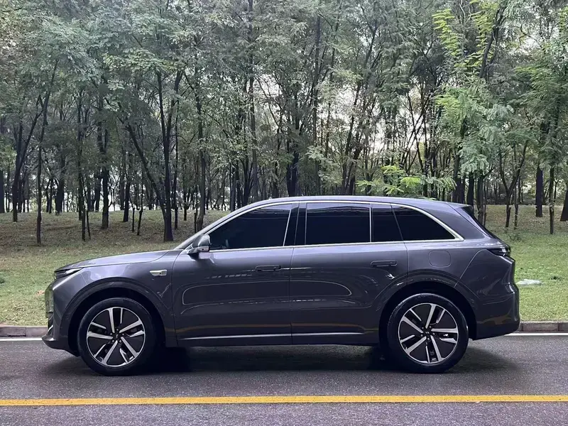 2024 Li Auto (Lixiang) L6 с пробегом 46 000 км