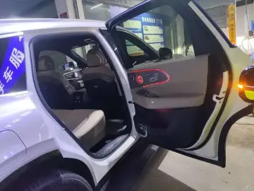 2026 Zeekr 8X с пробегом 9 300 км