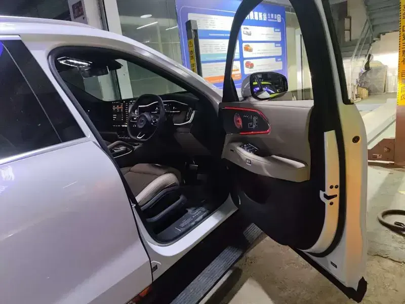 2026 Zeekr 8X с пробегом 9 300 км