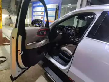 2026 Zeekr 8X с пробегом 9 300 км