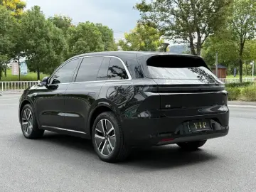 2024 Li Auto (Lixiang) L6 с пробегом 45 000 км