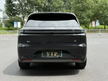 2024 Li Auto (Lixiang) L6 с пробегом 45 000 км