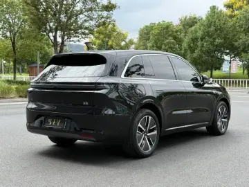 2024 Li Auto (Lixiang) L6 с пробегом 45 000 км